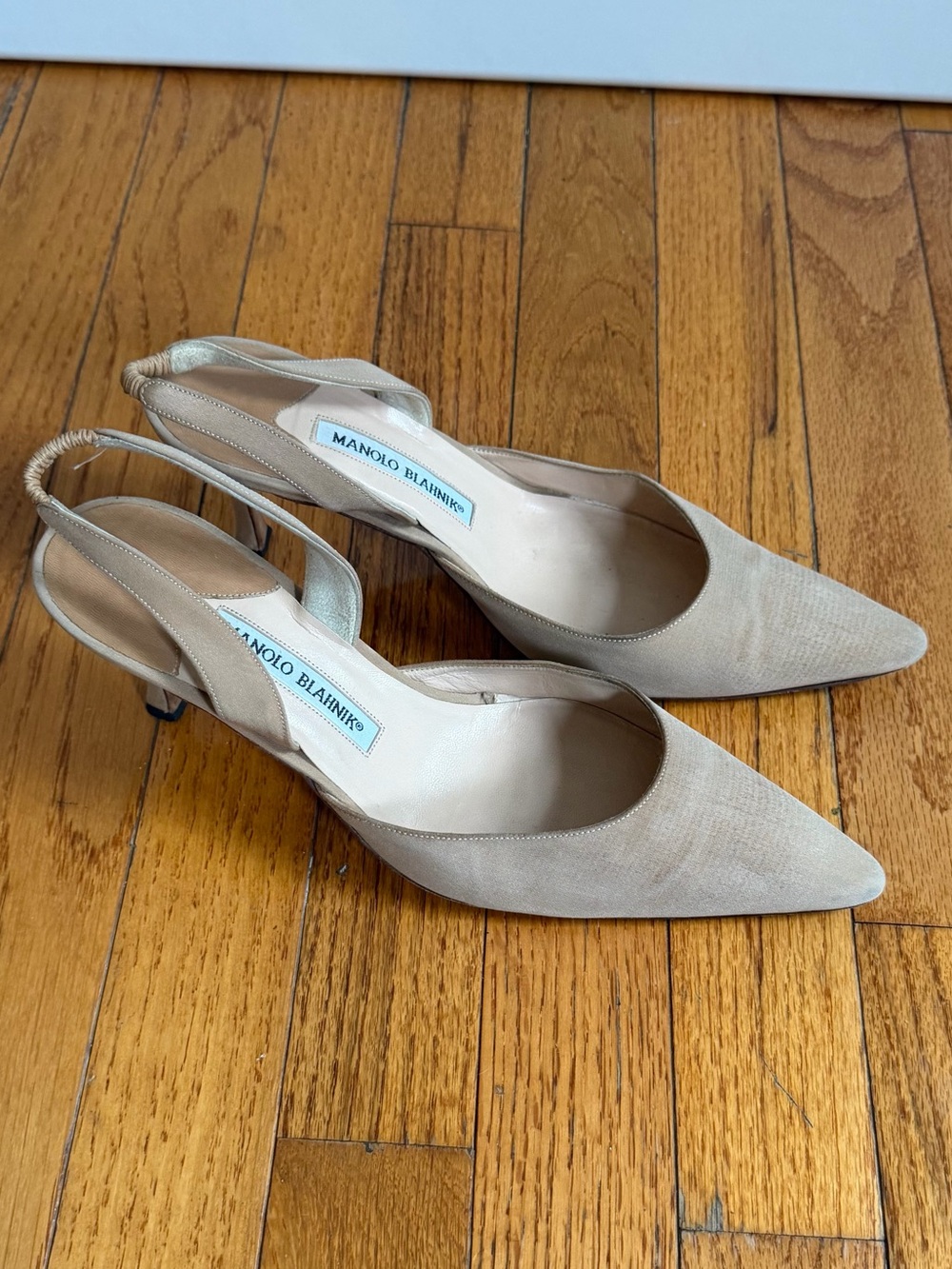 Manolo Blahnik Beige Fabric Slingback Pointed Toe Heels EU 39.5 (US 8.5 - US 9)